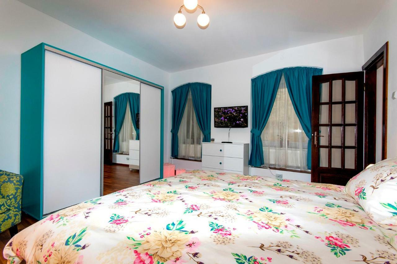 Ava's Apartment *